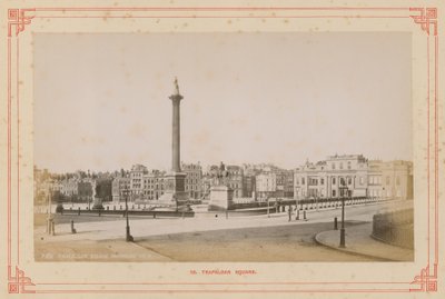 Postkarte mit einem Bild des Trafalgar Square von English Photographer